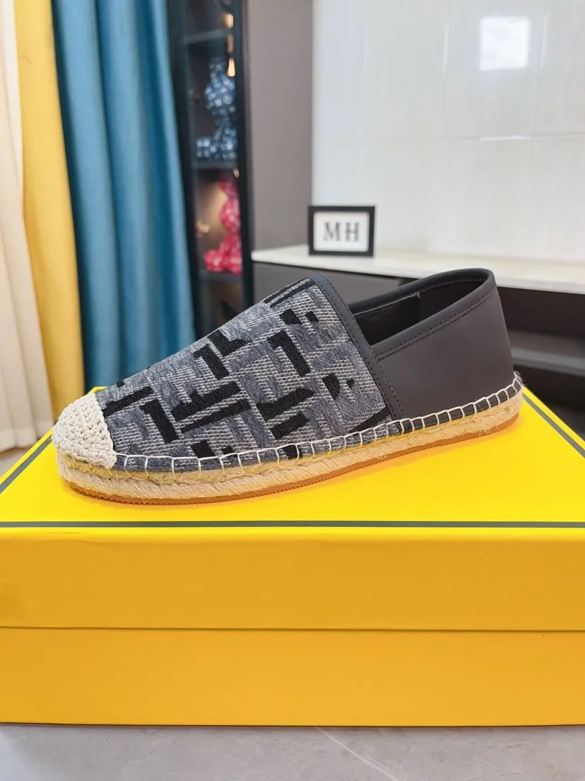 Men's shoes 💰400🌸🌸[FENDI] Fendi 💫Men's latest slip-on Loaf casual shoes ✔️The original one-to-one replica is available at the counter at the same time🏍️Fabrics: Italian imported fabrics, pure hand-pulled threads, raw rubber breathable and non-slip outsole, lining breathable and comfortable lambskin, density 100% comfortable, original rubber outsole wear-resistant ✔️Code number: 38-44, you deserve it, (Note: 45 can be customized, non-refundable and non-exchangeable)